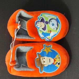 NWT TOY STORY WOODY AND BUZZ SLIPPERS SIZE 9 or 10